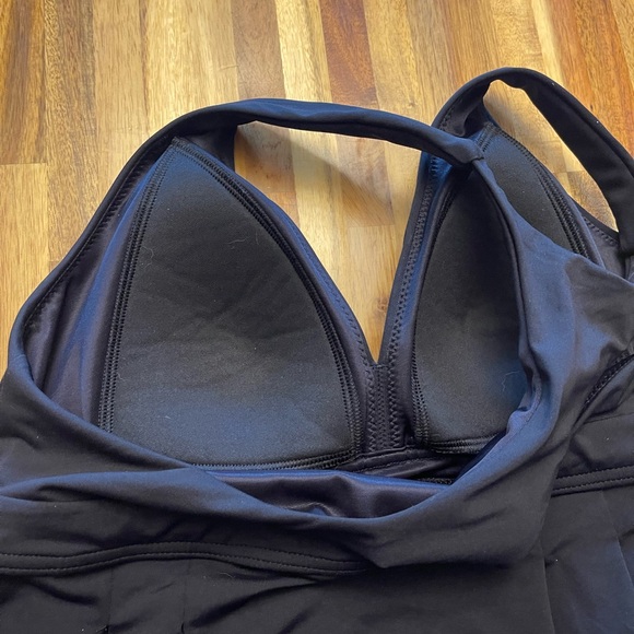 Land’s End Razor Back Women's Tankini Swim Top - Picture 3 of 4